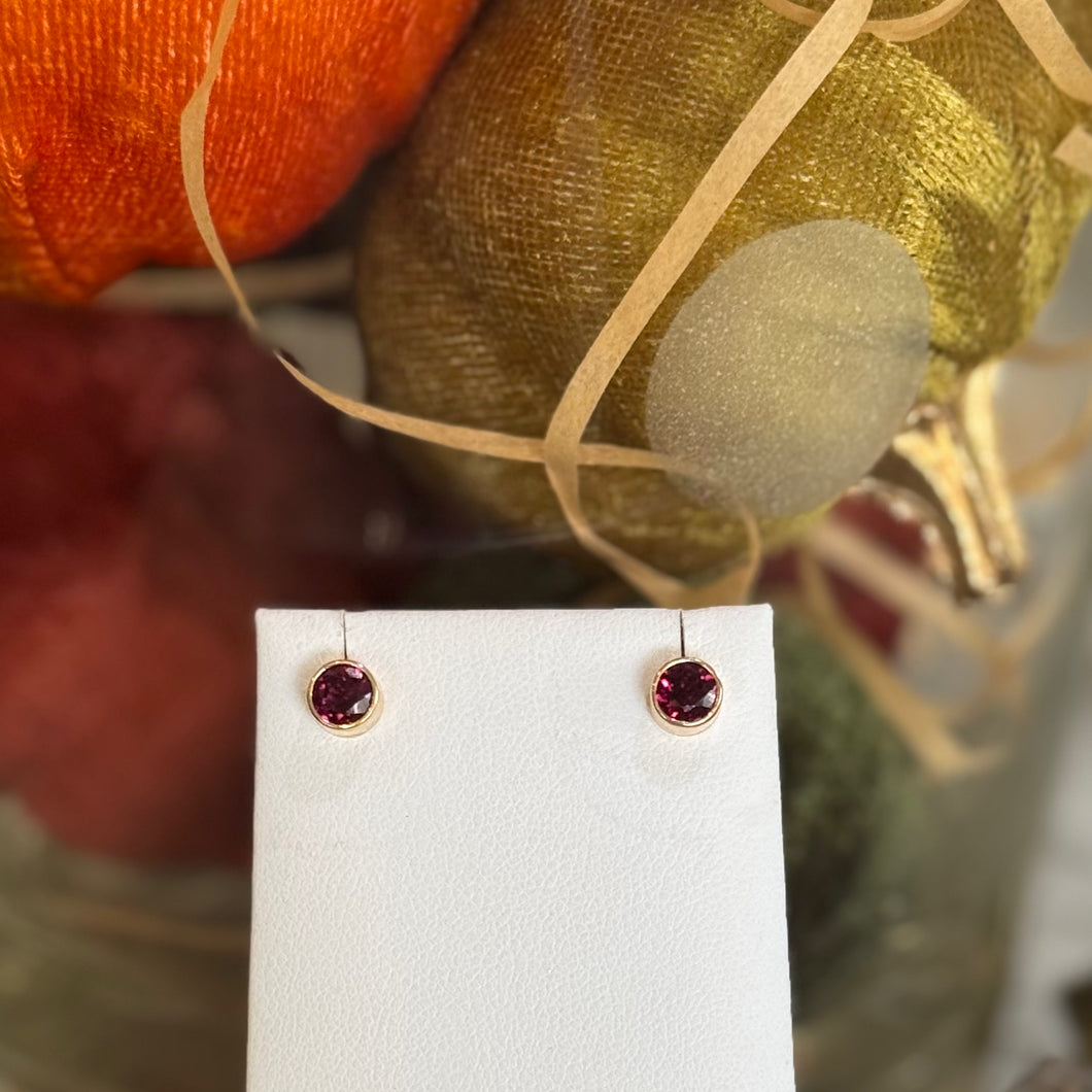 DS Garnet Bezel Studs