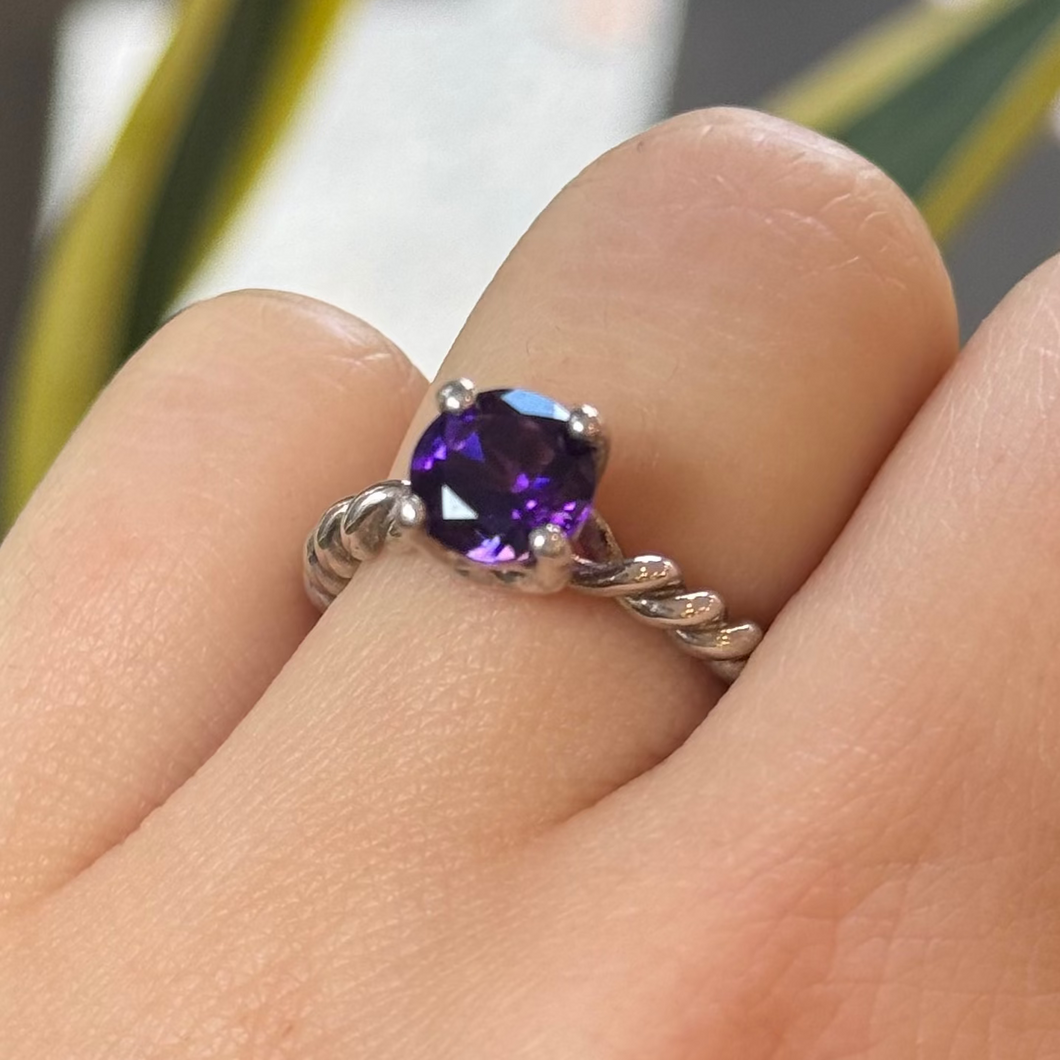 DS Sterling Silver Twist Ring with Amethyst
