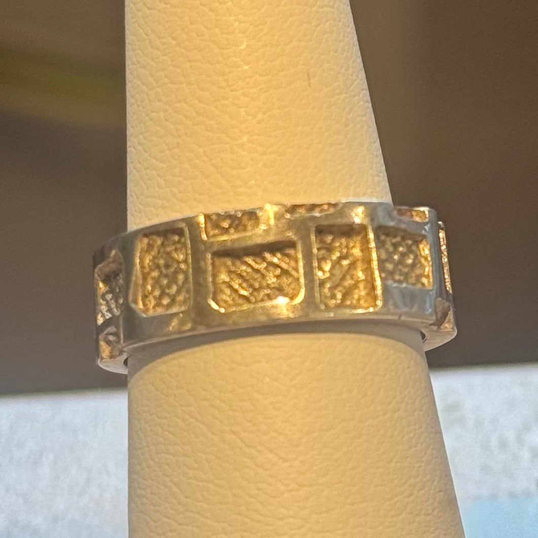 DS Hand-Carved Grid Band
