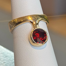 Load image into Gallery viewer, DS Floating Bezel Garnet Ring
