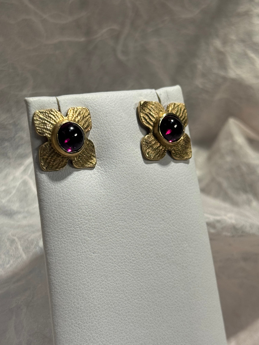 DS Hydrangea Rhodolite Garnet Studs