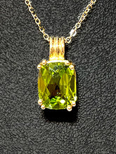 Load image into Gallery viewer, DS Peridot Pendant
