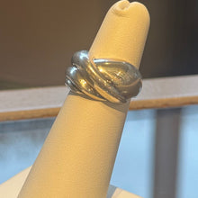 Load image into Gallery viewer, DS Silver Trio Twist Dome Ring
