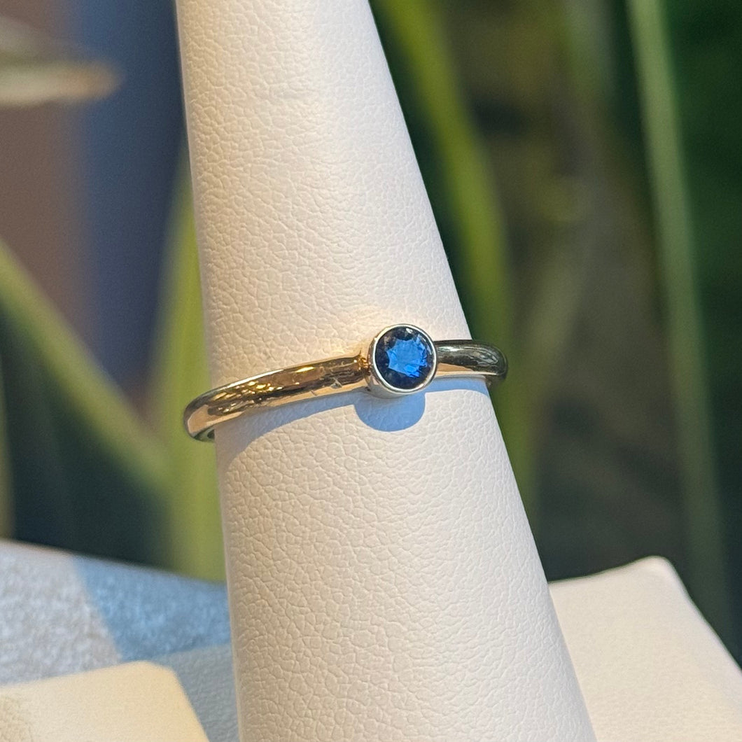 DS Single Bezel Sapphire Delicate Ring