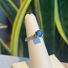 Load image into Gallery viewer, DS Prong Set London Blue Topaz Twist Band
