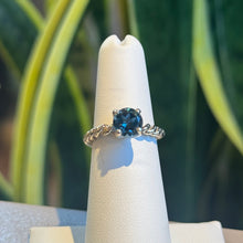 Load image into Gallery viewer, DS Prong Set London Blue Topaz Twist Band
