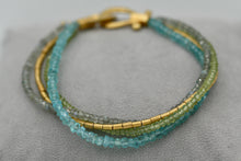 Load image into Gallery viewer, Apatite, Labradorite &amp; Peridot bracelet
