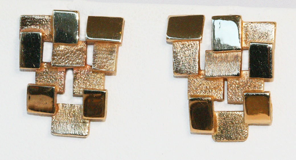 DS Multi-layered Texture Earrings