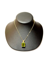 Load image into Gallery viewer, DS Peridot Pendant
